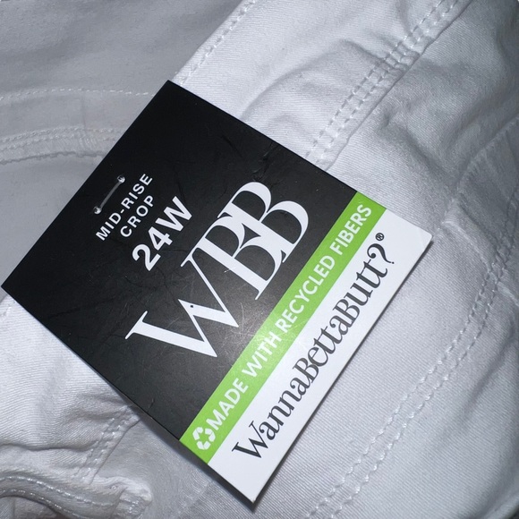 NEW Royalty Mid Rise Cropped White Distressed Capris Women’s Plus Size 24W - Picture 9 of 12